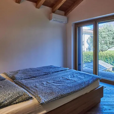 Woodhouse By Interhome *