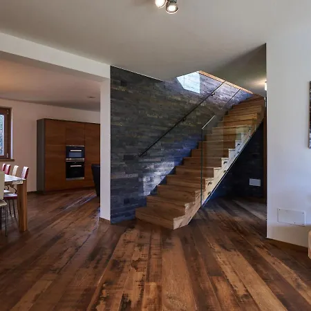 Woodhouse By Interhome Colico