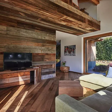 Woodhouse By Interhome