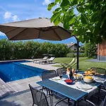 Woodhouse By Interhome Colico